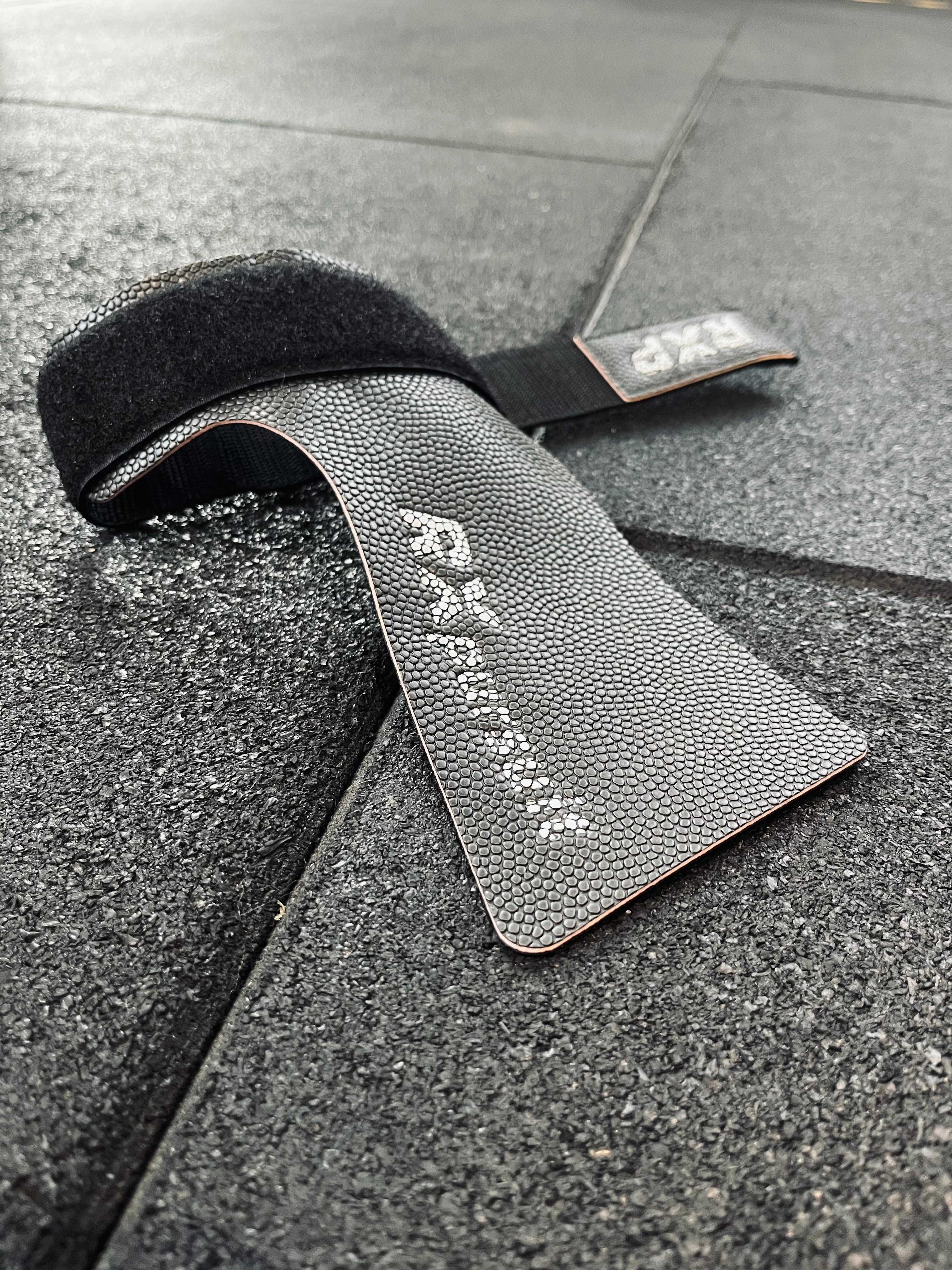 RXpursuit No Chalk - Ultra Sticky Fingerless Grips